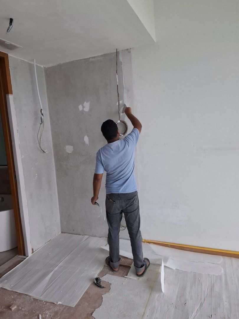 https://media.karousell.com/media/photos/products/2025/11/23/plastering_service_whole_house_1763881223_dbc3016a_progressive.jpg