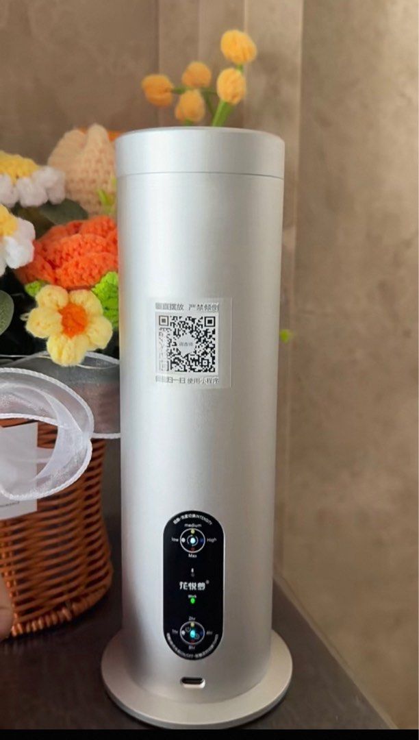Portable diffuser (preorder) (Category: Other Home Appliances) located in Singapore. Submitted by blob_77 (Listing ID 1405723331, Image 1). Description: Make your house smell good! :) .