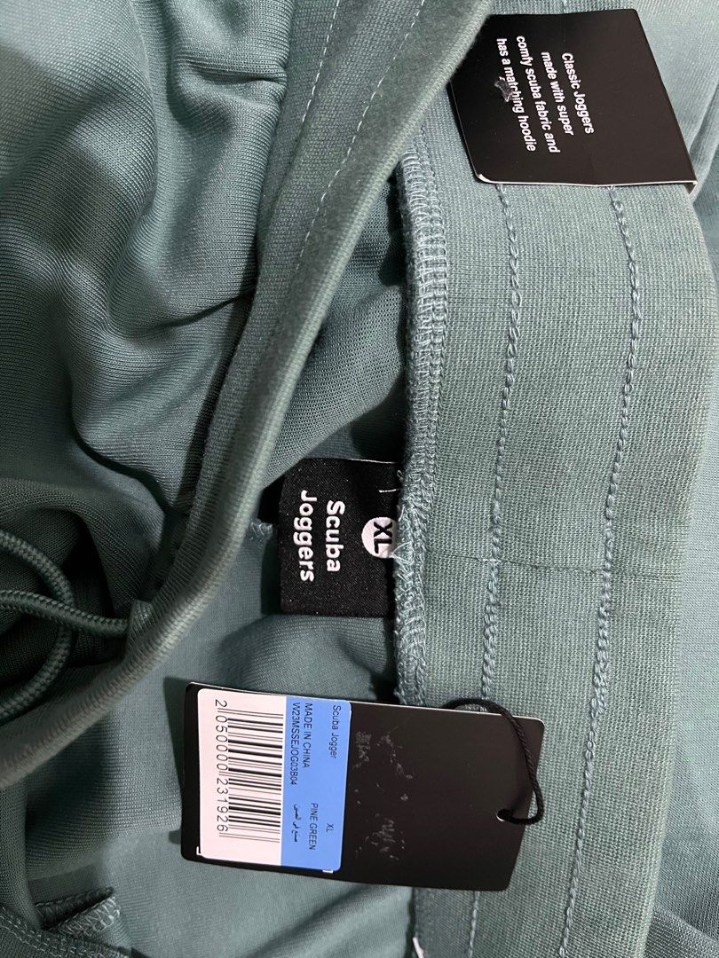 Scuba Joggers XL Pine Green (Category: Joggers) located in Antipolo. Submitted by gettinghooked (Listing ID 1405739527, Image 2). Description: - Pine green XL joggers - Made from super comfy scuba fabric - Drawstring waist - Pockets included - Extra soft, anti-wrinkle, and breathable.