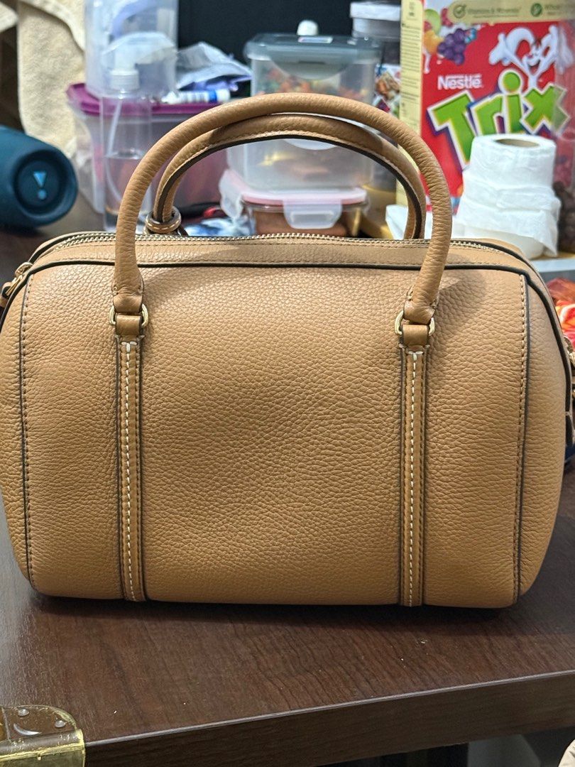 T o r y Thea satchel small (Category: Luxury Bags & Wallets) located in Naguilian. Submitted by mariveld (Listing ID 1405762301, Image 1). Description: .