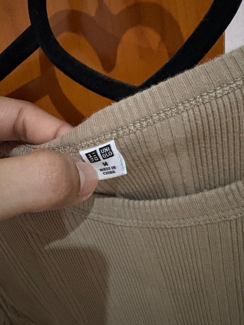 Uniqlo ribbed top (Category: Blouses) located in Subic. Submitted by lenhub (Listing ID 1405849017, Image 2). Description: Like new condition 💯.
