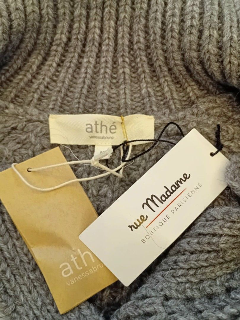 VANESSA BRUNO brand-new ATHÉ Gray Knit Cardigan (M) （分類：外套及戶外衣服）位於 Hong Kong。 由 jrtlover 提交（商品編號 1403115835，圖片 9）。簡介： VANESSA BRUNO brand-new ATHÉ Gray Knit Cardigan (M) - From Rue Madame - Features a unique textured knit design, super stylish - Double-breasted front with black buttons, turtleneck design - Two front pockets - Made of a blend of acrylic, alpaca, and wool - Size M - Brand-new。