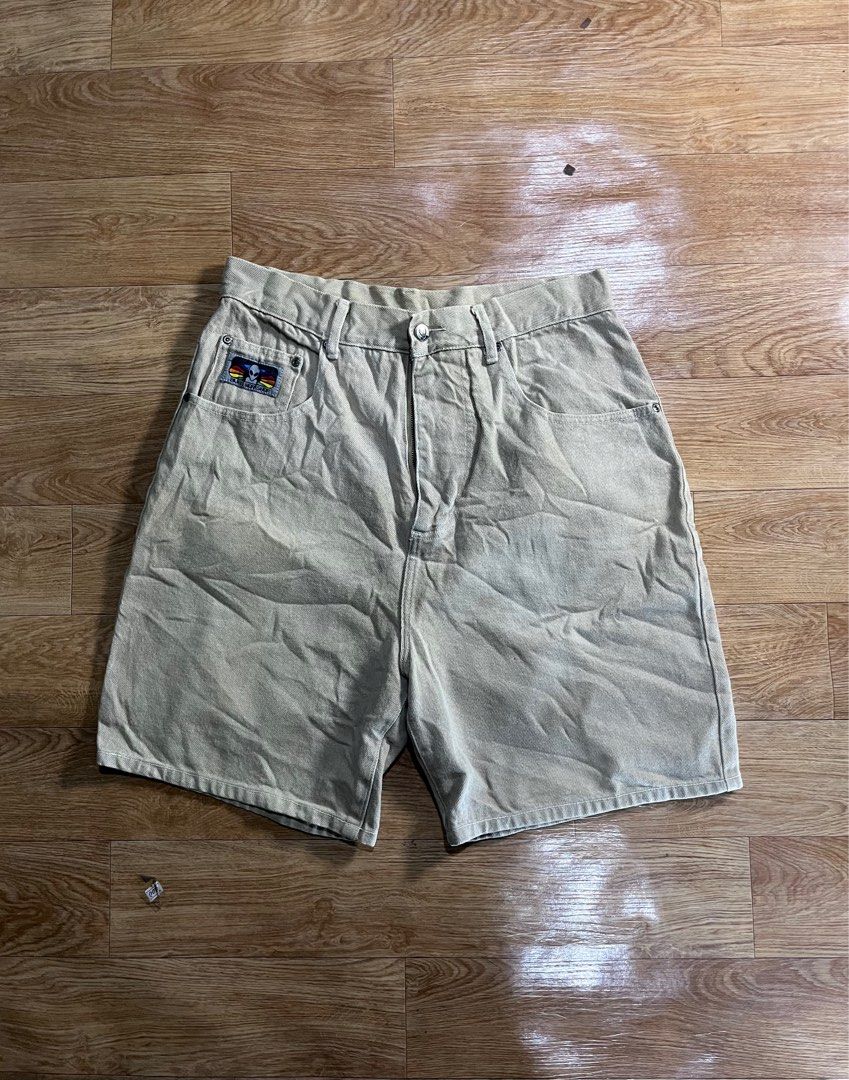 Vintage Alien Workshop Shorts (Category: Shorts) located in Zamboanga. Submitted by alterramz08 (Listing ID 1405866089, Image 1). Description: Alien workshop Shorts Vintage Size 30 Length 20.5 Open leg 11 Verygood Condition Price : 1,000 Pesos.