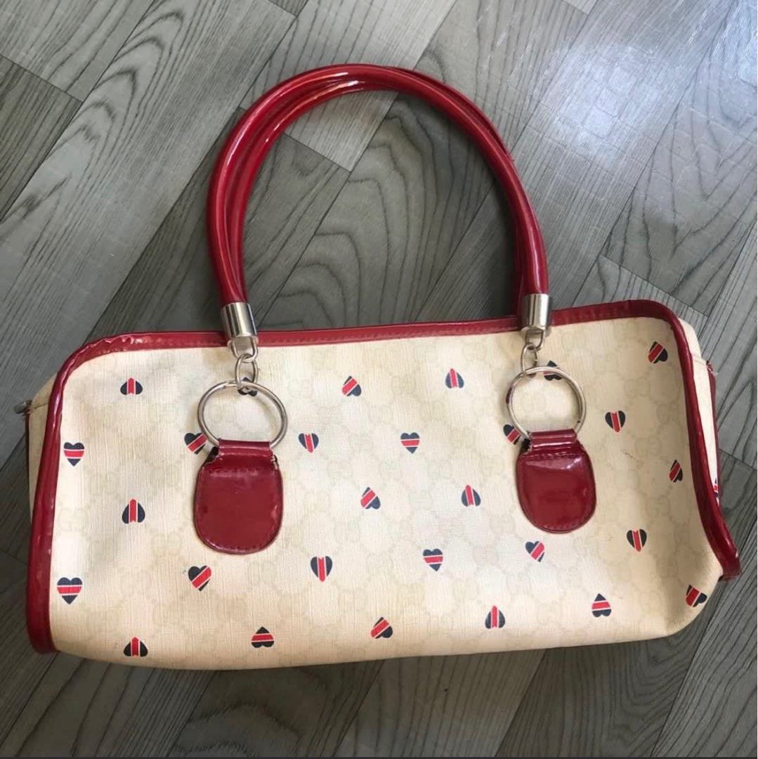 Vintage Gucci Papillon Bag (Category: Luxury Bags & Wallets) located in San Fernando. Submitted by sandyayvii (Listing ID 1405752788, Image 2). Description: rare vintage gucci papillon bag still in good condition with normal signs of usage.