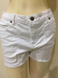 (Category: ) located in . Submitted by mdmshops (Listing ID 1405739762, Image 1). Description: .