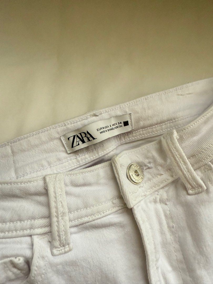 Zara White Denim Jeans (XS) (Category: Jeans) located in Manila. Submitted by boxesbybelle (Listing ID 1405791367, Image 3). Description: Zara White Denim Jeans (XS) 🫧 never worn only washed 🫧 have too many pants!.