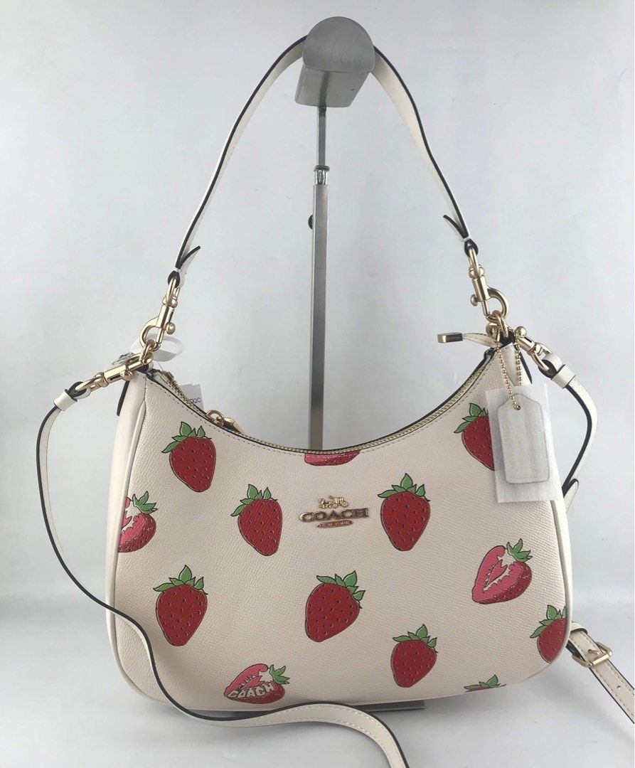 ☘️ CCH Teri Hobo (Category: Luxury Bags & Wallets) located in Manila. Submitted by vera.prudence (Listing ID 1405945879, Image 3). Description: ☘️ CCH Teri Hobo L29*H23*W9cm P2,000 Actual Photo Plus SF.