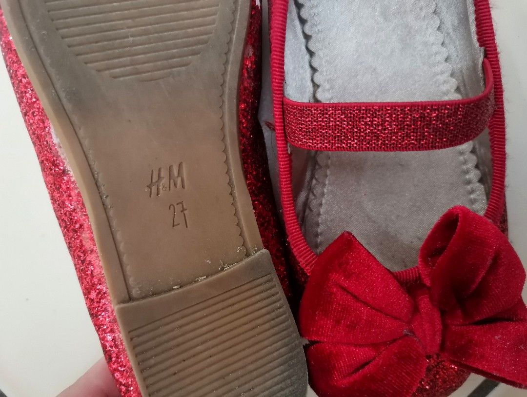SET: Adidas & H&M Red shoes (Category: Babies & Kids Fashion) located in Pasig City. Submitted by dehoarding (Listing ID 1405936257, Image 3). Description: See photos for condition and sizes All authentic Both for ₱500 (fixed) .