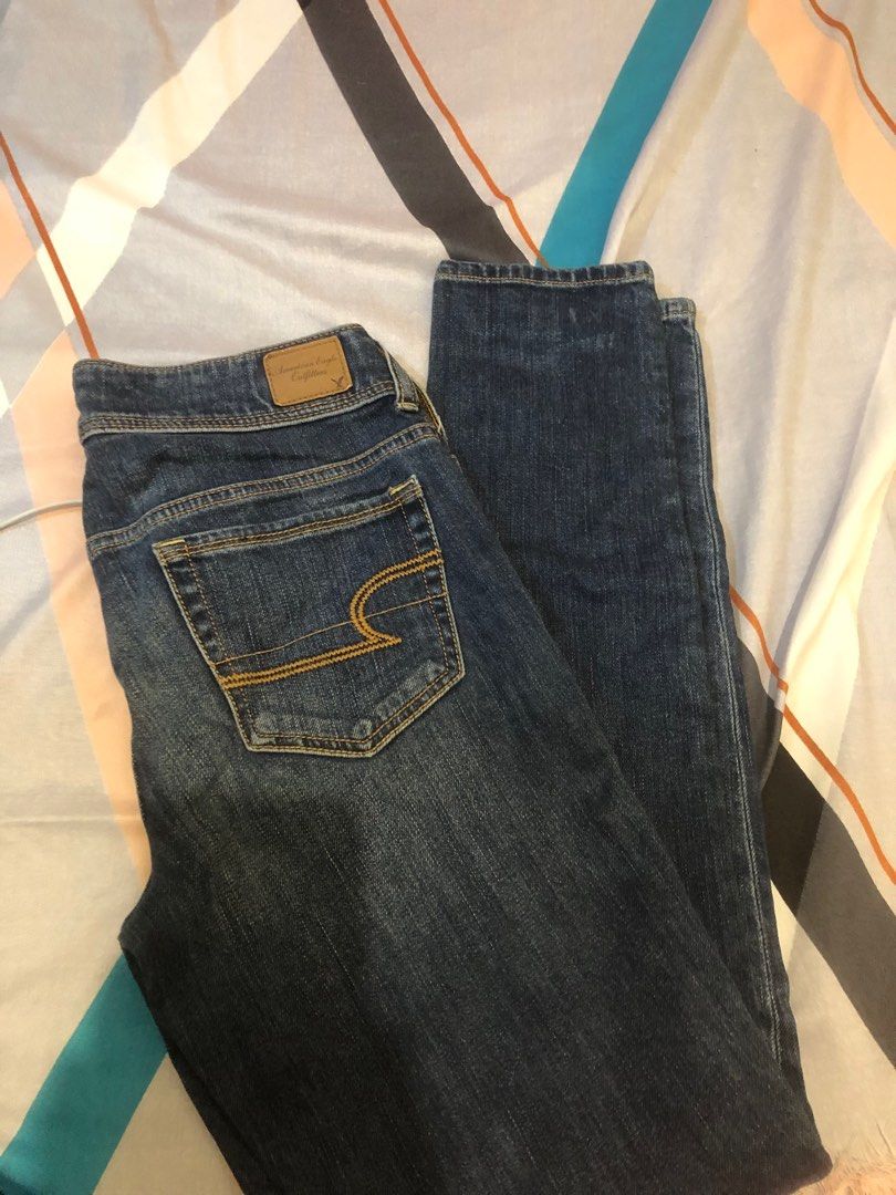 American Eagle Stretch Jeans (Category: Jeans) located in Pasig City. Submitted by boundless93 (Listing ID 1406061368, Image 2). Description: - American Eagle jeans - Classic blue wash - Slim fit - Five-pocket design - Button and zipper closure - Medium-weight stretch denim - Brand logo on back pocket - size 2 on tag, 30 medida size - midwaist With freebie.