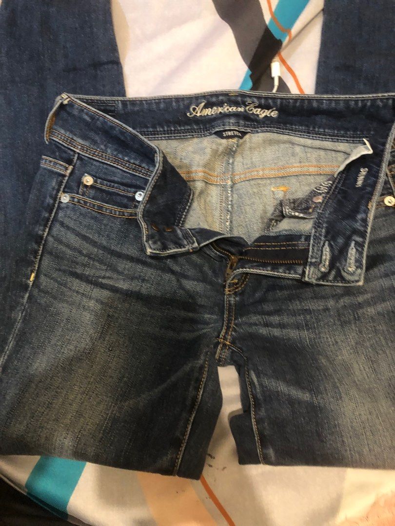 American Eagle Stretch Jeans (Category: Jeans) located in Pasig City. Submitted by boundless93 (Listing ID 1406061368, Image 1). Description: - American Eagle jeans - Classic blue wash - Slim fit - Five-pocket design - Button and zipper closure - Medium-weight stretch denim - Brand logo on back pocket - size 2 on tag, 30 medida size - midwaist With freebie.