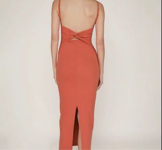 (Category: ) located in . Submitted by circleofwardrobe (Listing ID 1405910597, Image 1). Description: .