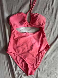 (Category: ) located in . Submitted by decluttering__E (Listing ID 1405915792, Image 1). Description: .