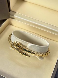 (Category: ) located in . Submitted by luxetreasuretrove (Listing ID 1405969327, Image 1). Description: .