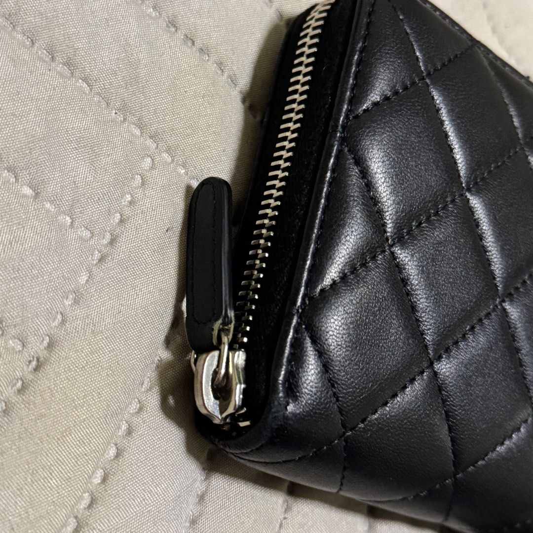 Chanel Long Zip Wallet (Category: Luxury Bags & Wallets) located in Guiguinto. Submitted by secondsbyrad (Listing ID 1405911322, Image 2). Description: Chanel Long Zip Wallet Lambskin With authenticity card and box .