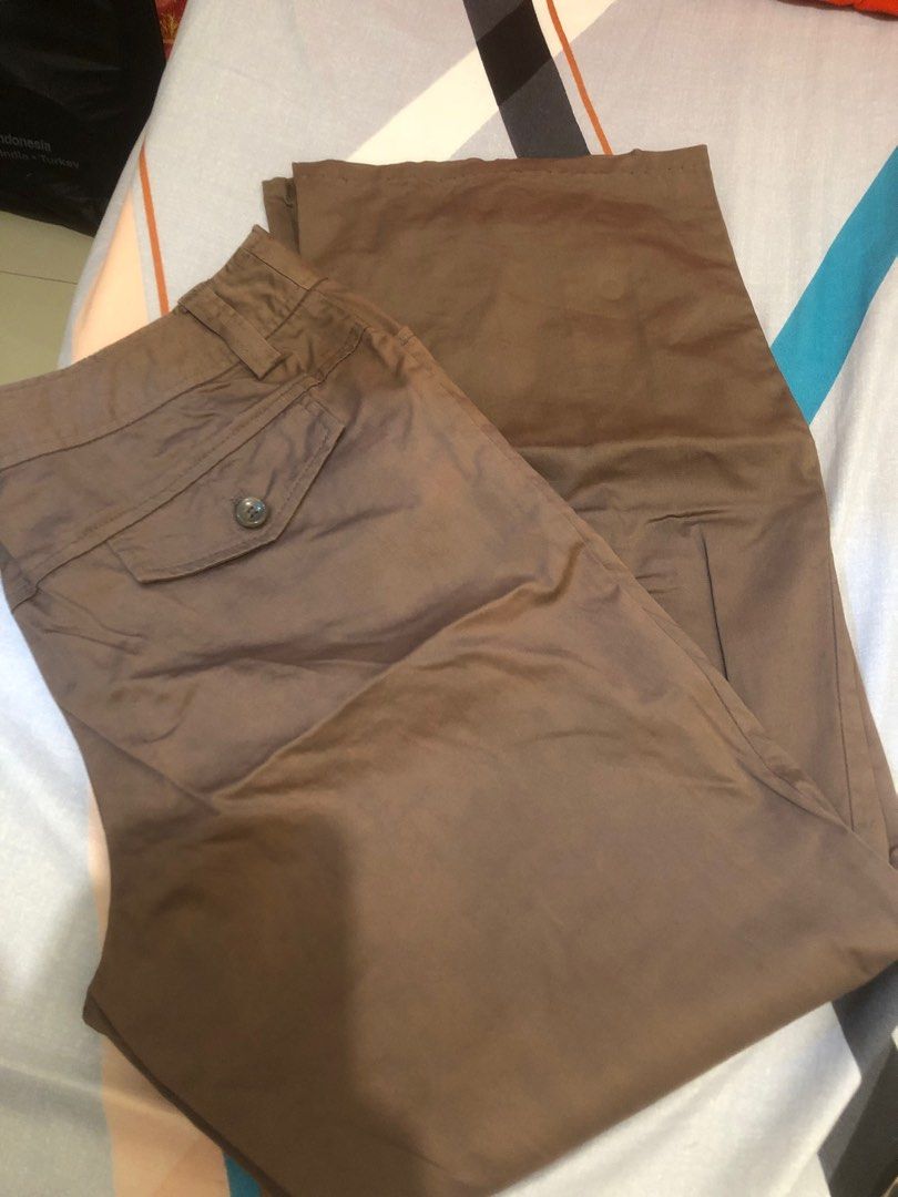Chino Women's (Category: Other Bottoms) located in Pasig City. Submitted by boundless93 (Listing ID 1406065261, Image 3). Description: Size 30-31 medida size With freebie.