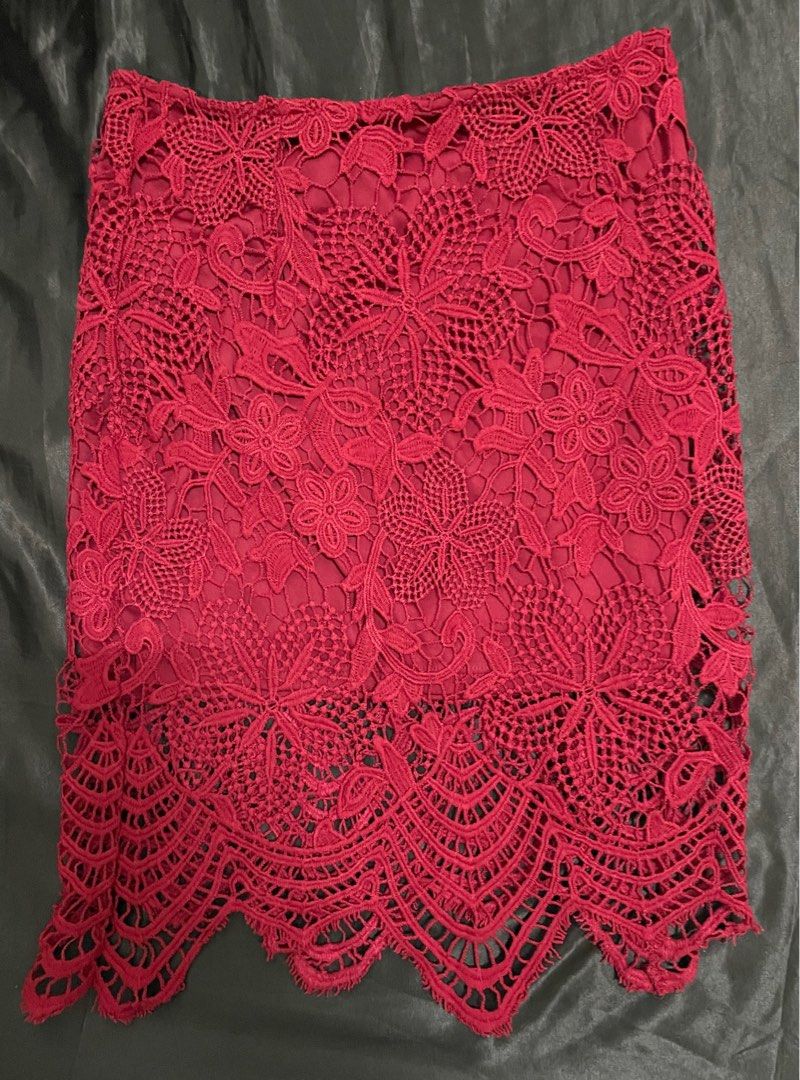 Forever 21 Lace Skirt - Size S (Category: Skirts) located in Leyte. Submitted by chloeverkauft (Listing ID 1406082720, Image 1). Description: - Forever 21 burgundy lace skirt (SMALL) - Features a beautiful floral lace design - Elegant scalloped hem - Rarely used - No flaws 📌Take ALL listed items for 2800 !! 💖 - Will accept via gcash & bank only .
