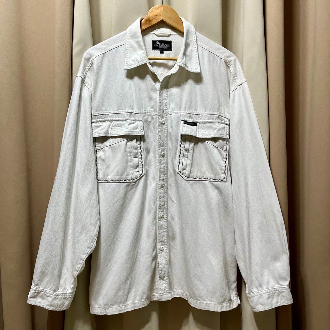 GIN WASHI White Long Sleeve Jacket (Category: Coats, Jackets and Outerwear) located in Bulacan. Submitted by ishrm (Listing ID 1405919928, Image 1). Description: EL/Extra Large on Tag Issue: has washable yellow stain on the collar, and a few small stains L - 32in W - 29in Shoulder - 24in Sleeves - 24in MOD: J&T only MOP: GCash.