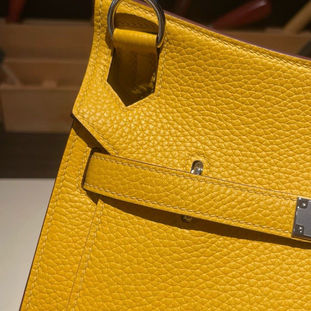 Hermes Jypsier 28cm Yellow with Silver Hardware (Category: Luxury Bags & Wallets) located in Pasig City. Submitted by wmsbags_2 (Listing ID 1406074961, Image 3). Description: VIP HANDMADE ✅Perfect workmanship ✅Fully hand stitched ✅Fine stamp & Code ✅100% Hardware materials structured ✅Real Leather ✅We do deliver (any) ✅ or meet up ( metro manila area) ✅We shipp all nationwide ✅Complete Inclusion MODE OF PAYMENT 📌CREDIT CARD & Cash accepted 📌Gca