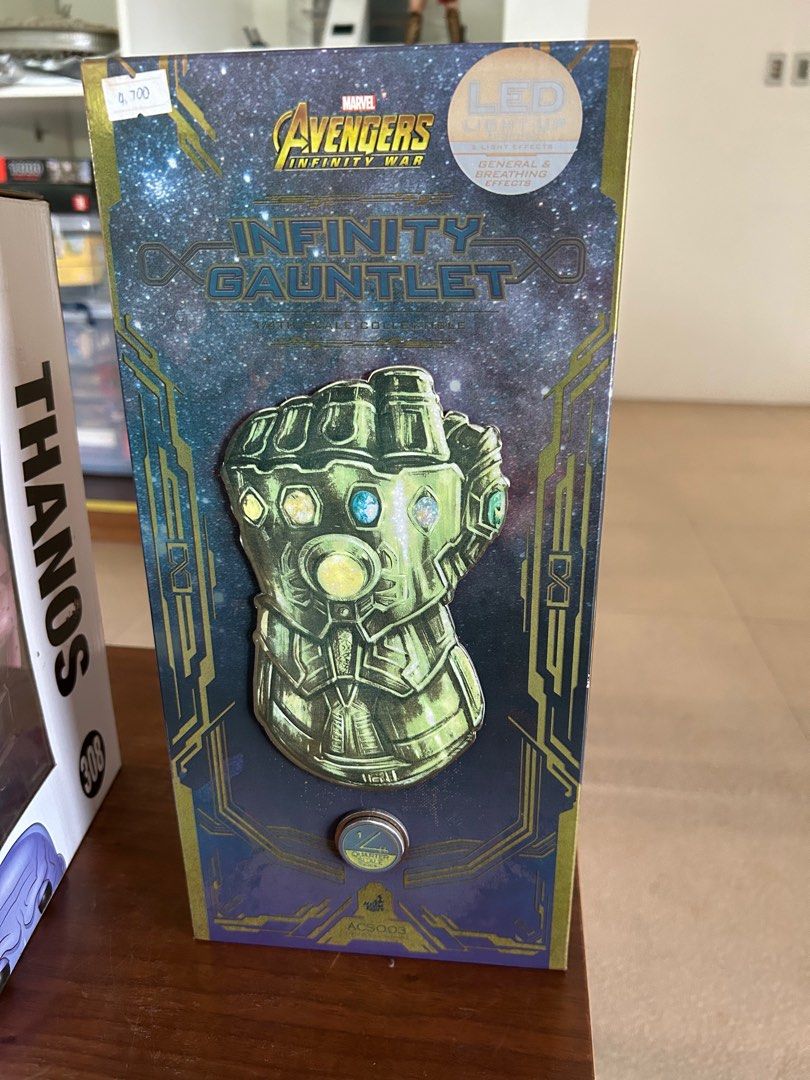 Hot Toys Avengers Infinity Gauntlet 1/4 Scale (Category: Figurines & Statues) located in Manila. Submitted by int38 (Listing ID 1405935112, Image 1). Description: - Hot Toys Infinity Gauntlet from Avengers: Infinity War - Features LED light-up effects - 1/4 scale collectible 5k as is where is.
