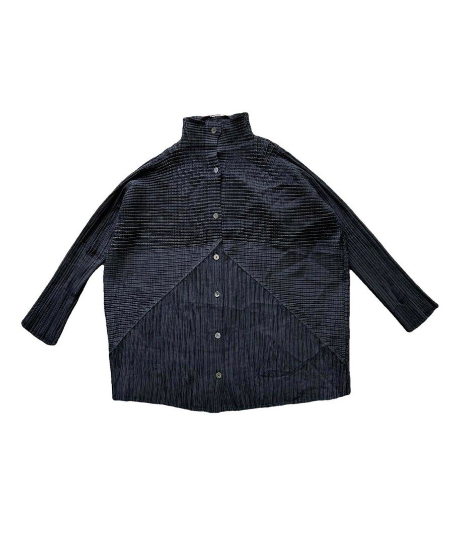 Issey Miyake Fete Blouse (Category: Blouses) located in Tarlac. Submitted by ae01019x (Listing ID 1406011800, Image 1). Description: .