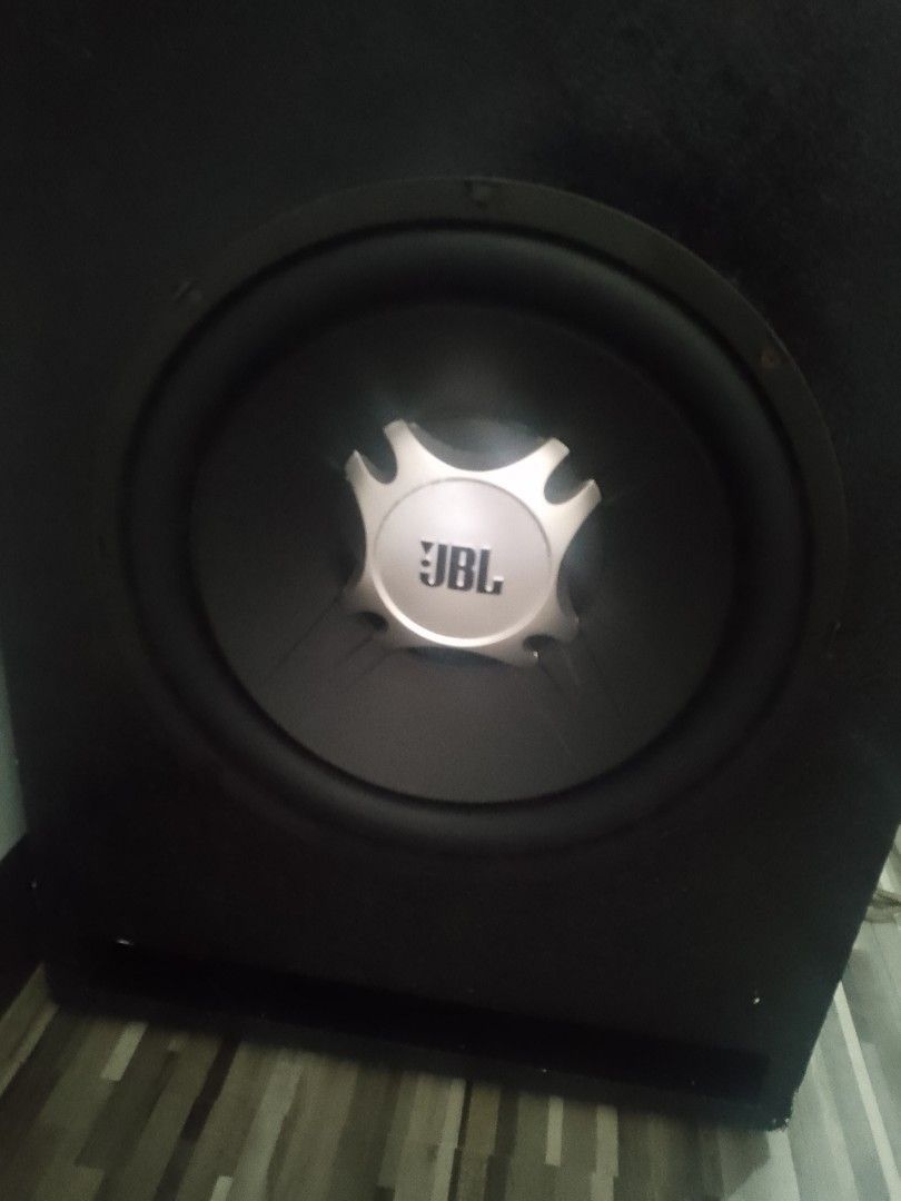 JBL Speaker (Category: Soundbars, Speakers & Amplifiers) located in Manila. Submitted by cj1808 (Listing ID 1406072321, Image 2). Description: JBL subwoofer with 3way system loc: north caloocan.