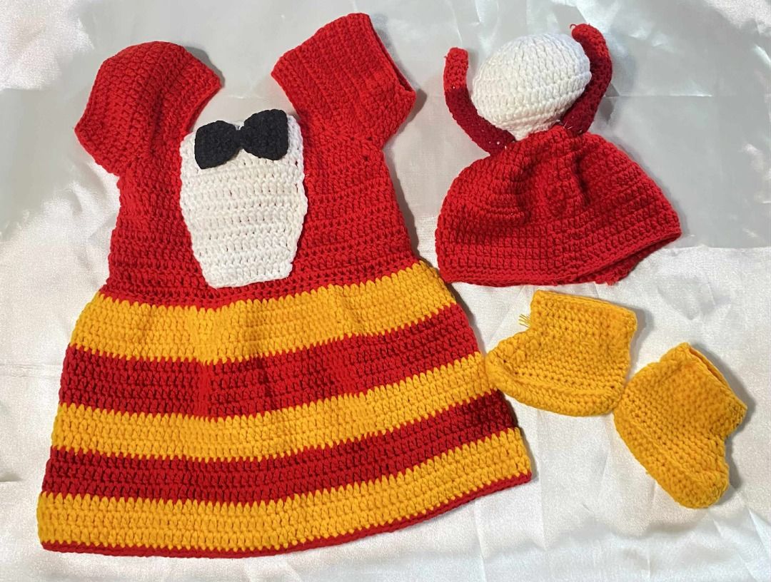 Jollibee Crochet Costume (Category: Babies & Kids Fashion) located in Caloocan City. Submitted by loreinnemndz (Listing ID 1405967763, Image 3). Description: Decluttering my baby girl’s preloved clothes 🩷 MOP: Gcash only willing to vc or legit check before payment ❌NO CANCELLATION ❌NO RESERVATION First to pay basis only!.