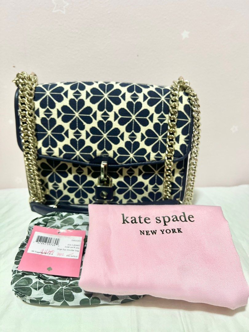 Katespade Flower jacquard small flap (Category: Luxury Bags & Wallets) located in Quezon City. Submitted by obsessedwithbagsbymsjpq (Listing ID 1405940977, Image 1). Description: Has a fine scatches on the turnlock barely noticeable. .