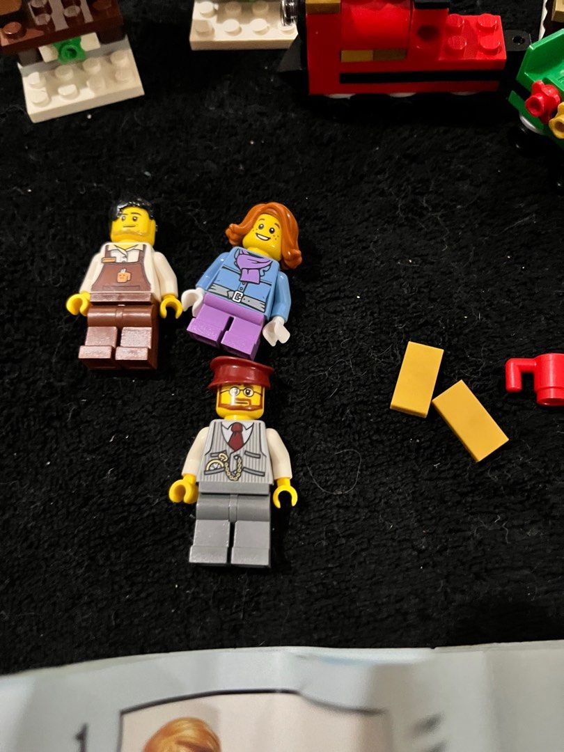 Lego 40262 Holiday Toy Train (Category: Lego & Building Sets) located in Caloocan City. Submitted by snapshop_ph (Listing ID 1405987393, Image 3). Description: Sold as set Minor missing piece.