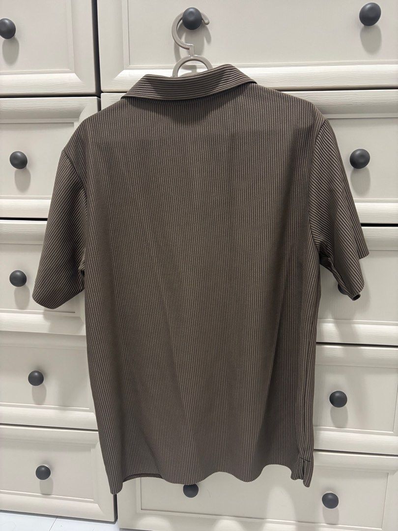Memo Ribbed Polo Shirt - Medium (Category: Tshirts & Polo Shirts ) located in Baguio. Submitted by usedcondition (Listing ID 1406015250, Image 2). Description: .
