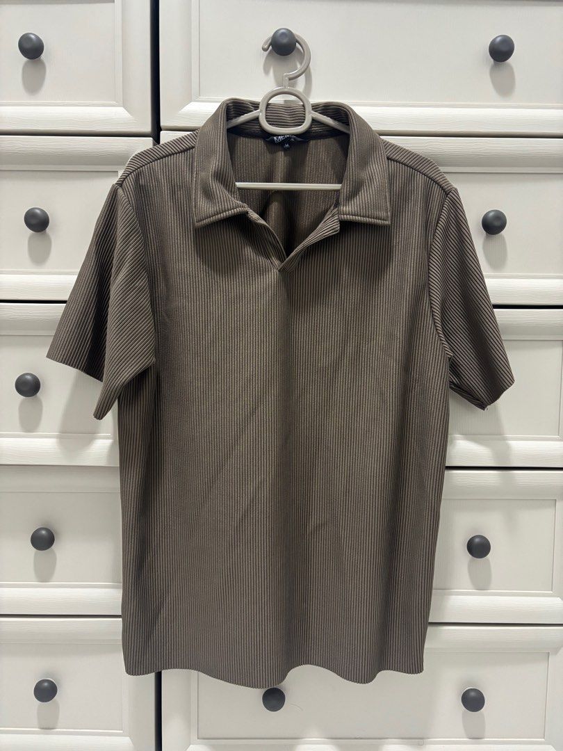 Memo Ribbed Polo Shirt - Medium (Category: Tshirts & Polo Shirts ) located in Baguio. Submitted by usedcondition (Listing ID 1406015250, Image 1). Description: .