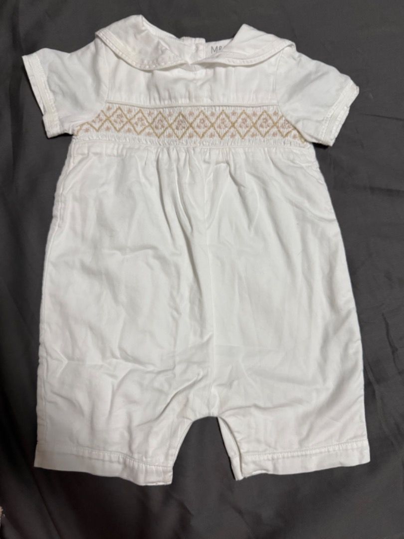 M&S Baby Romper 3-6 Months (Category: Babies & Kids Fashion) located in Taguig. Submitted by debeardebar (Listing ID 1406057633, Image 1). Description: - M&S baby romper - White color - Fits babies 3-6 months old - Features a collared neckline - Short sleeves - Decorative embroidered panel on the front - Made in India Mothercare, Gingersnaps Pick up in BGC.