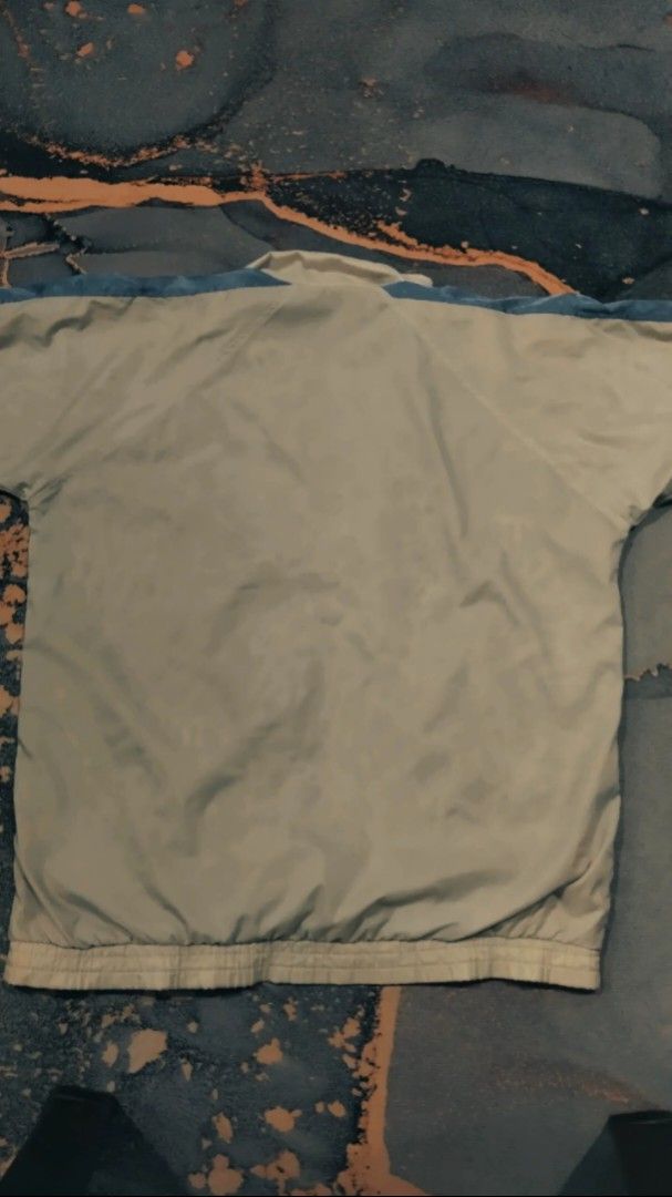 MS Elite Jacket (Category: Hoodies) located in Ketereh. Submitted by kiviathriftbundle (Listing ID 1405942607, Image 3). Description: - Vintage MS Elite jacket - Light grey exterior with blue accents - Unique leopard print lining - Full zip closure - Stand-up collar - Elasticated cuffs and hem - Perfect for a retro look.