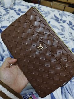 (Category: ) located in . Submitted by preloved.rose101 (Listing ID 1405972071, Image 1). Description: .