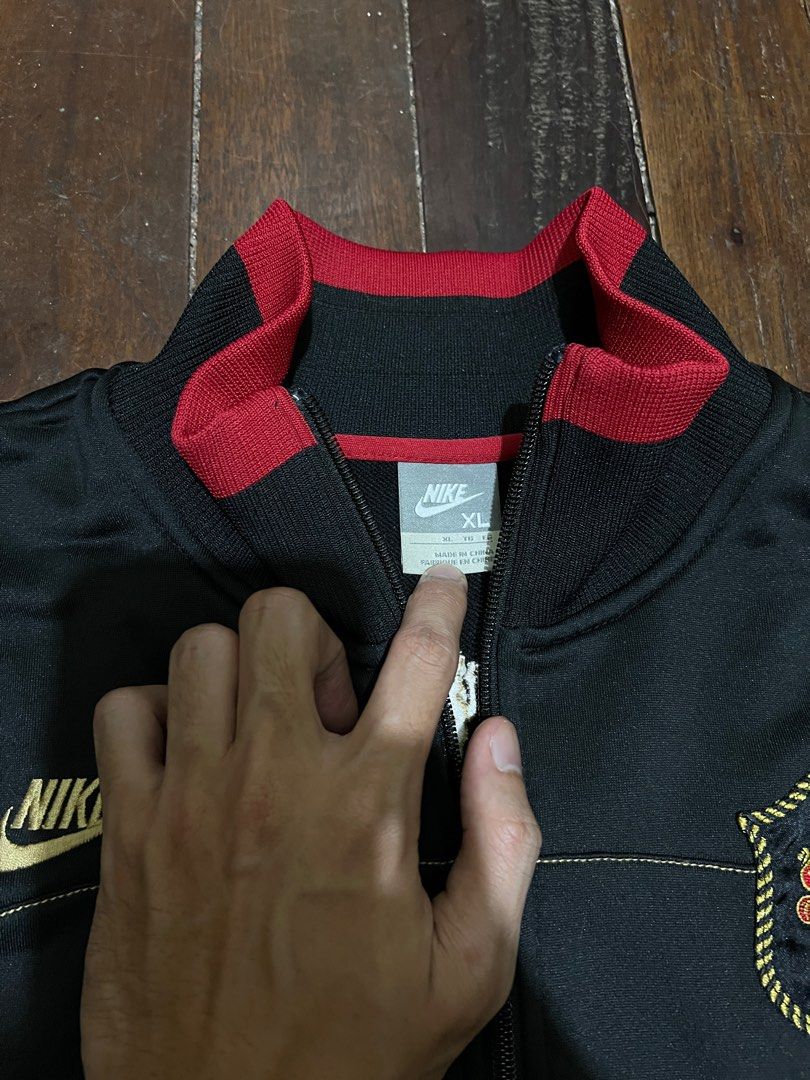 Nike manchester united track jacket (Red Devils) (Category: Hoodies) located in La Trinidad. Submitted by triptothethrifttt (Listing ID 1405975316, Image 3). Description: Track jacket mala central cee Good as new Dimes: 24 x 27 large to xl Need wash No issue.