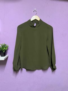(Category: ) located in . Submitted by fafar.wardrobe (Listing ID 1406098296, Image 1). Description: .