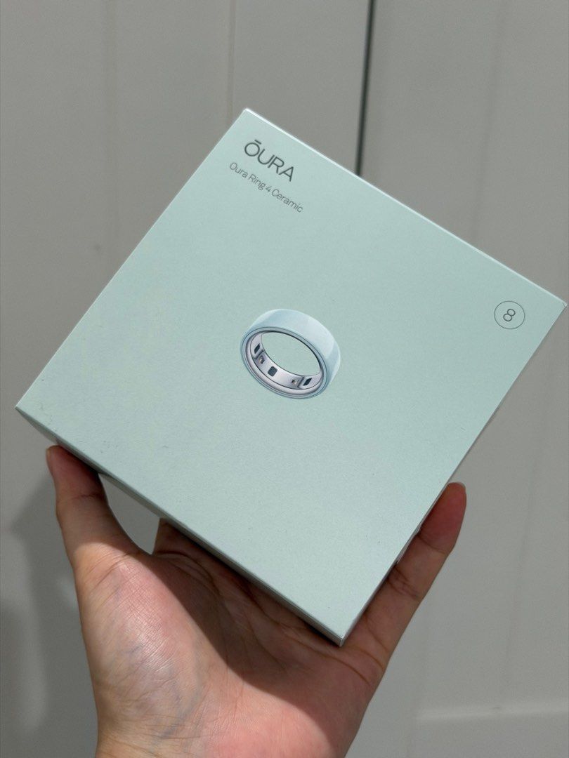 Oura ring 4 ceramic (Category: Wearables & Smart Watches) located in Las Pinas. Submitted by mimikaii (Listing ID 1405947971, Image 1). Description: Color/tide/ maree With membership 1yr Size 8.