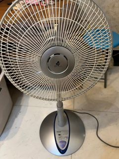 （分類：）位於 。 由 kitbolun 提交（商品編號 1405921481，圖片 1）。簡介： 。