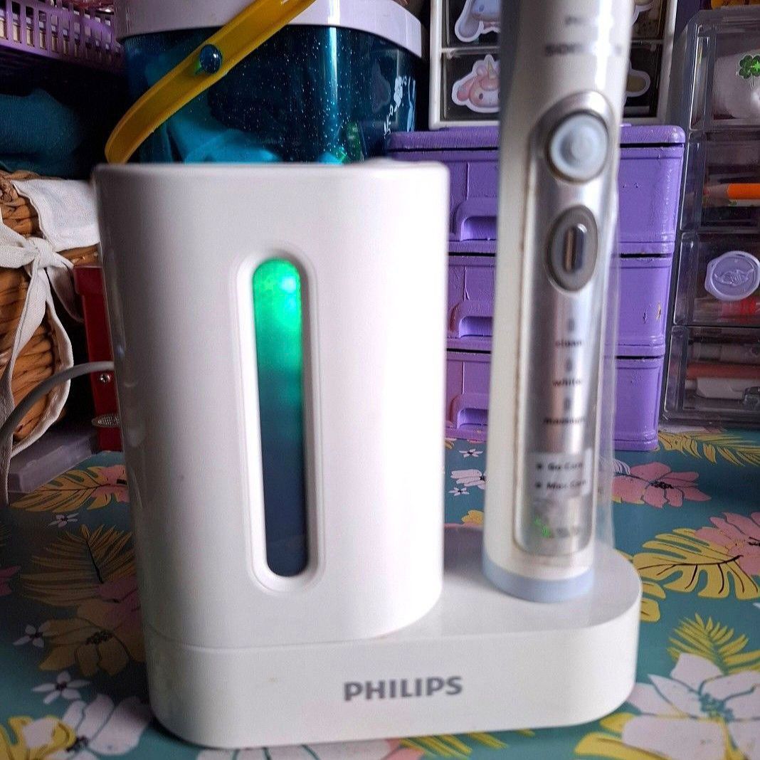 Philips Sonicare hx6920 DiamondClean Smart Toothbrush (Category: Oral Care) located in Quezon City. Submitted by ana-chan (Listing ID 1406094298, Image 2). Description: Philips Sonicare UV Sanitizer Charger HX6160 & Sterilization case for Almost electric toothbrush. ALREADY CLEAN & SANITIZED -With 4 unused replacement toothbrush heads. -In excellent working condition -No more box 📍 Loc: Sauyo, QC Can do same day delivery; or any of your prefer c