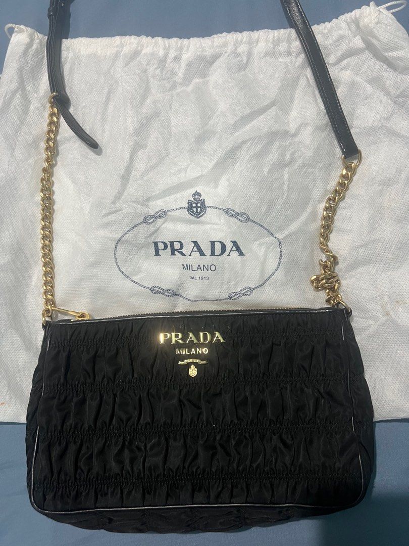 Prada Tessuto Gaufre Shoulder Bag (Category: Luxury Bags & Wallets) located in Cabadbaran. Submitted by cherie_annlim (Listing ID 1406080686, Image 1). Description: .