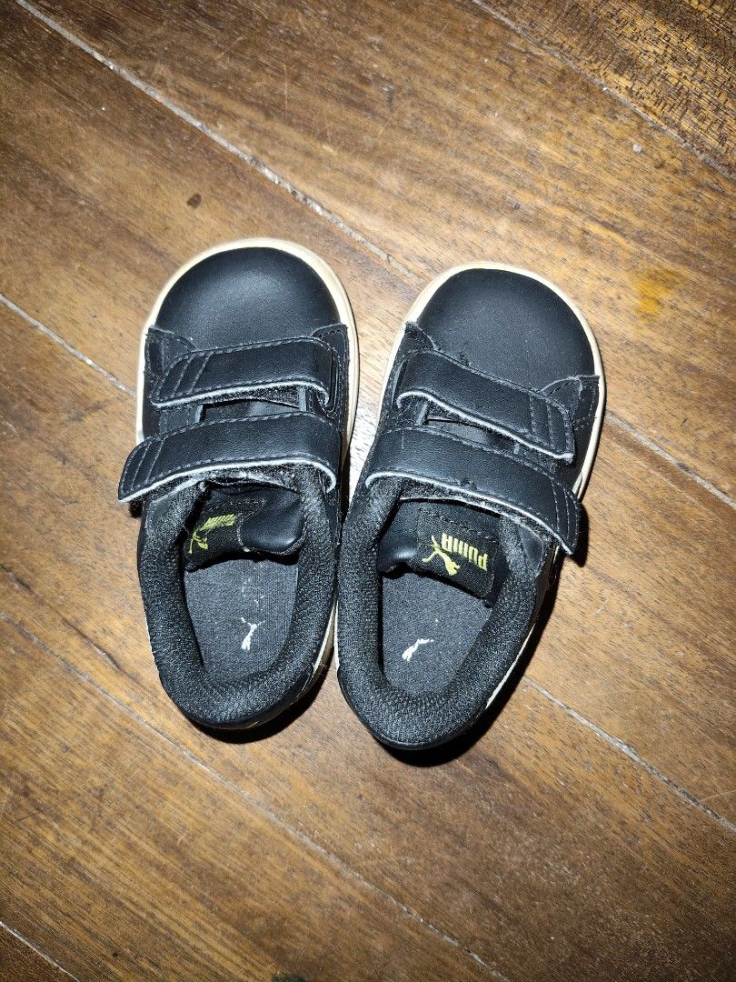 puma black sneakers kids (Category: Babies & Kids Fashion) located in Cavite. Submitted by matsof (Listing ID 1405953706, Image 2). Description: leather need wash CM 13 UK 4 EU 20.