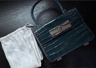 (Category: ) located in . Submitted by thecloset.edit.ph (Listing ID 1406022427, Image 1). Description: .