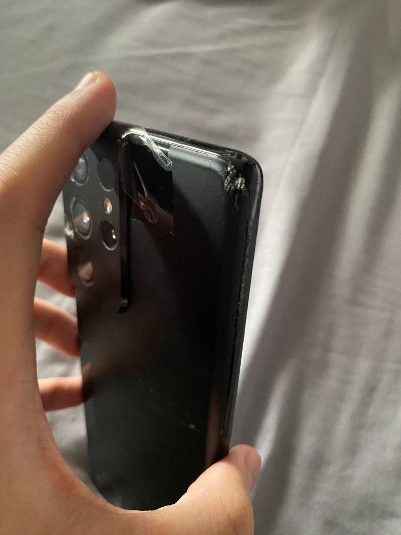 Samsung S21 Ultra 5G (Category: Samsung) located in Caloocan City. Submitted by alonsovlop71624 (Listing ID 1405952201, Image 3). Description: Selling Price: 6k RUSH Non-Nego Loc: Katipunan (Quezon City) Can meetup at my area of choice/ship MOP: GCASH/Bank Transfer Model: Samsung Galaxy S21 Ultra 5G Storage: 256GB RAM: 16GB Network: 5G capable Display: 6.8" Dynamic AMOLED 2X, 120Hz Camera: 108MP main + 12MP ultrawide + 2x 10MP telephoto Battery: 