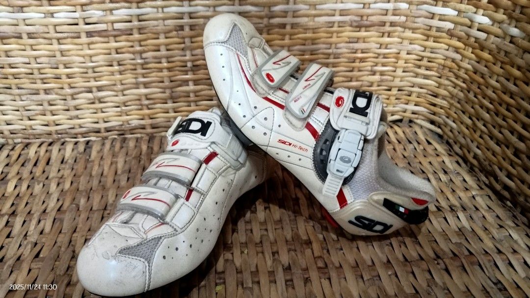 SIDI cycling/bikers shoes (Category: Sneakers) located in Davao. Submitted by xeiron040603591 (Listing ID 1405934226, Image 1). Description: .