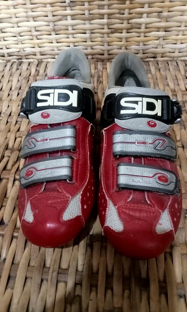 SIDI cycling/bikers shoes (Category: Sneakers) located in Davao. Submitted by xeiron040603591 (Listing ID 1405934537, Image 3). Description: Size 39 exact sizing.