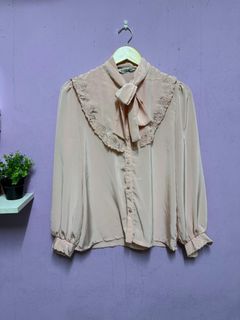 (Category: ) located in . Submitted by fafar.wardrobe (Listing ID 1406042689, Image 1). Description: .