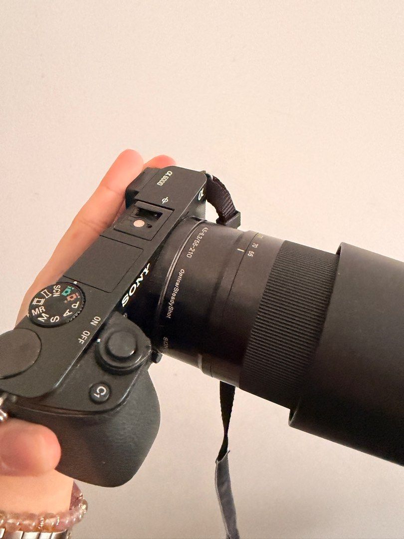 Sony a6000 (Category: Cameras) located in Cainta. Submitted by jeon.jkookie (Listing ID 1405927273, Image 2). Description: Comes with original battery & 2 lenses.