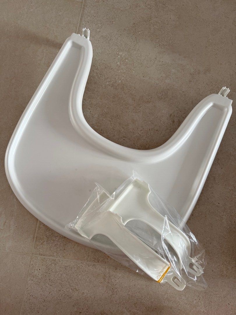 Stokke high chair dinner plate (Category: Kids' Tables & Chairs) located in Singapore. Submitted by lumiluci (Listing ID 1405921111, Image 1). Description: Non authentic Stokke high chair part but its fit for my Stokke.