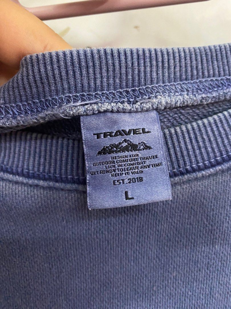 Sweashirt (Category: Shirts) located in Bachok. Submitted by just_saller (Listing ID 1406057256, Image 3). Description: size L tapi XL pon still boleh pakai condition 8/10… beli dlm live still tk guna sebb kecik.. nk jual mur ii shj.