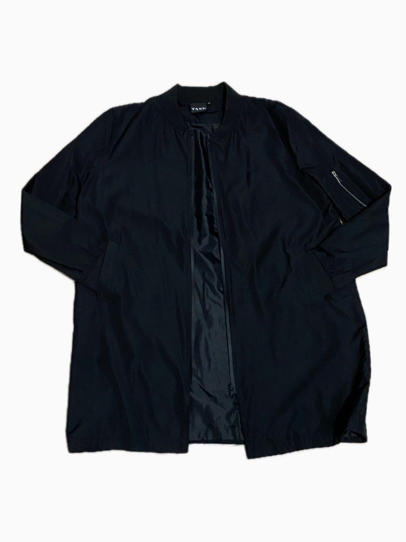 Tank Longline Bomber Jacket (Category: Coats, Jackets and Outerwear) located in Bacoor. Submitted by visualsells (Listing ID 1405944747, Image 2). Description: In an excellent condition W24 L33 Has an arm pocket, belly pockets and an inside breast pocket. No Issues 💎.