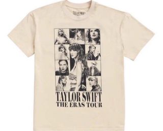 (Category: ) located in . Submitted by circleofwardrobe (Listing ID 1405908825, Image 1). Description: .